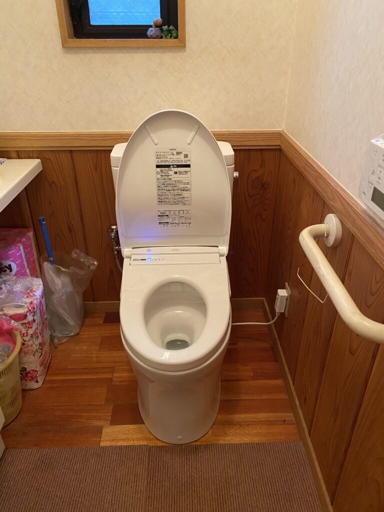 〇〇様邸　トイレ交換工事